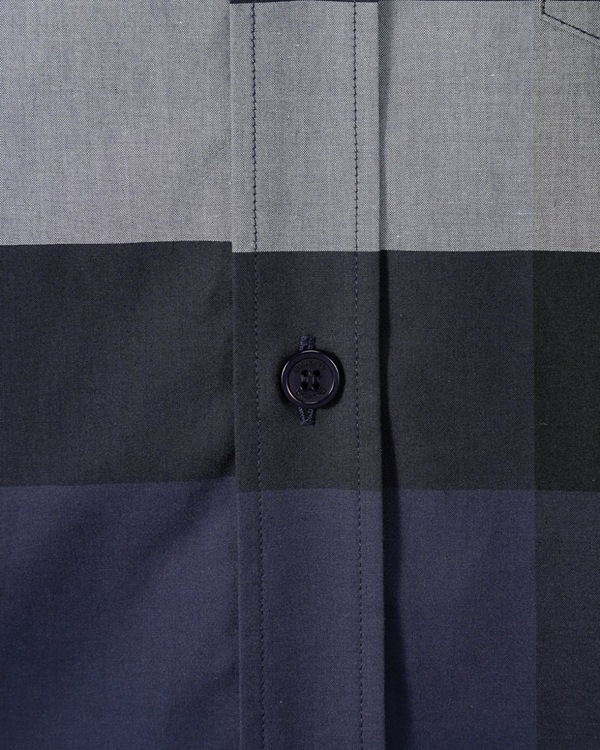 ブランドシャツ全体デザイン